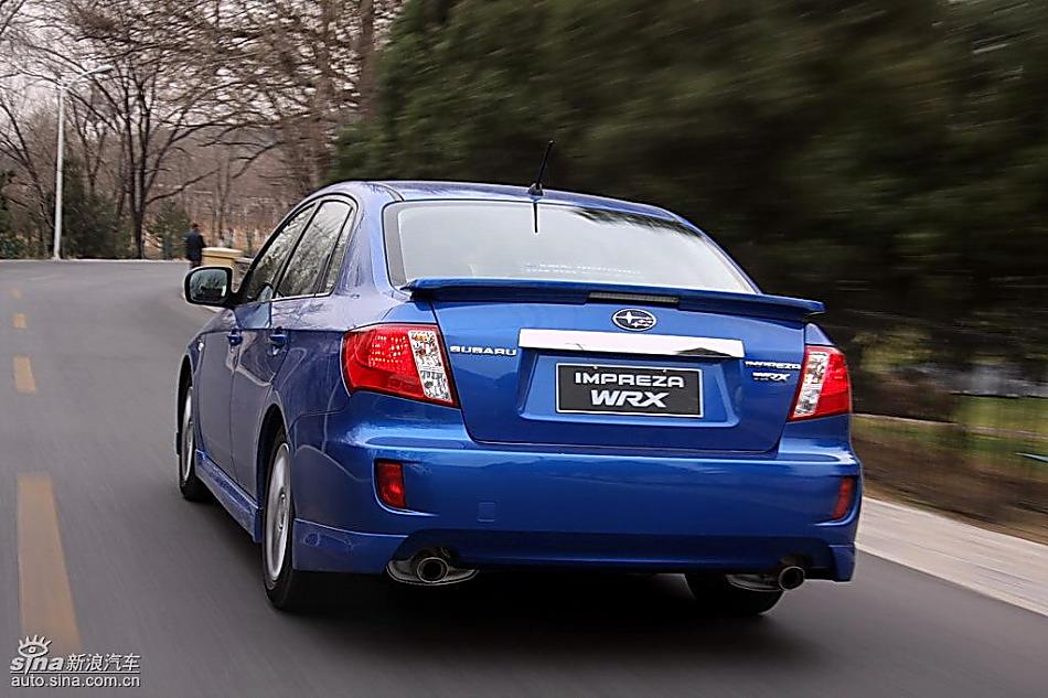 斯巴鲁三厢翼豹外观