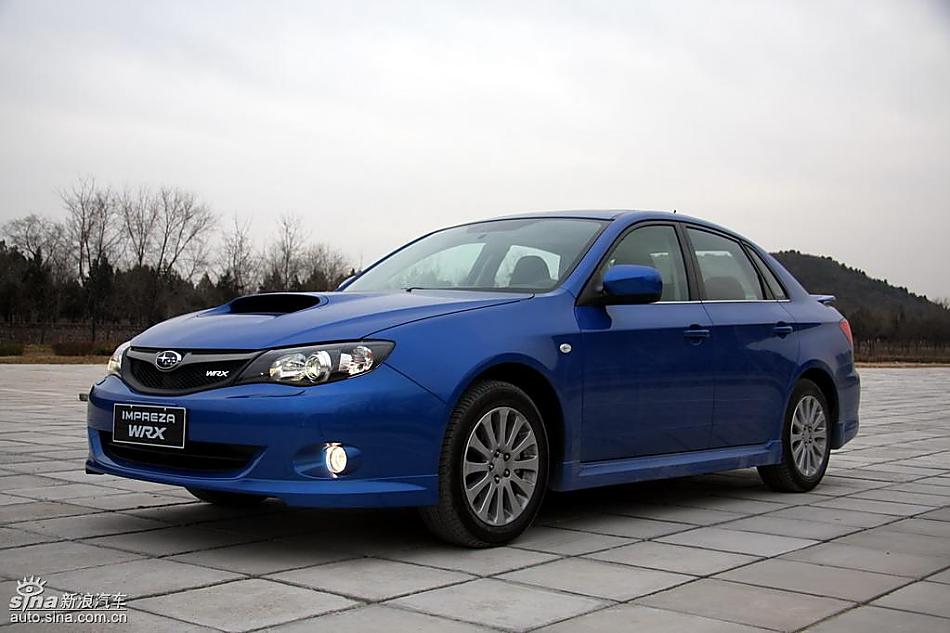 斯巴鲁三厢翼豹外观