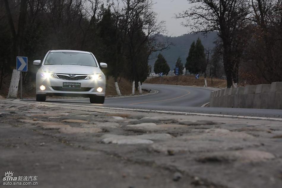 斯巴鲁三厢翼豹外观