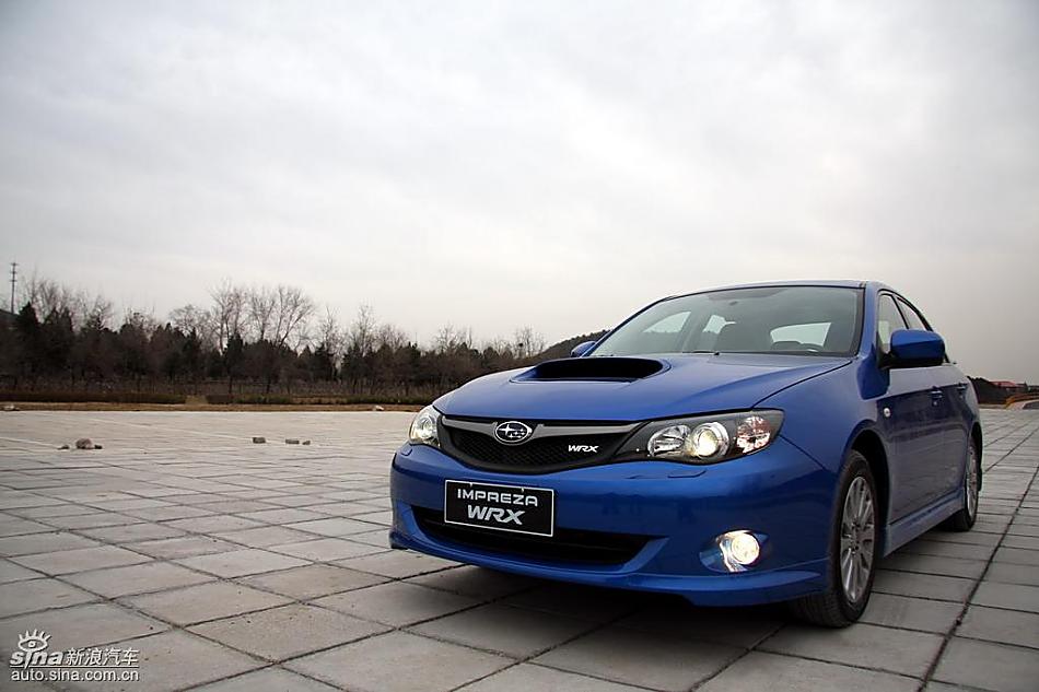 斯巴鲁三厢翼豹外观