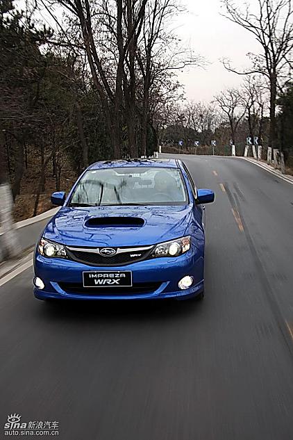 斯巴鲁三厢翼豹外观