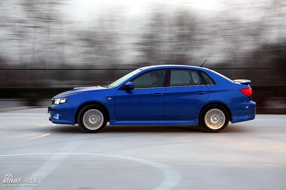 斯巴鲁三厢翼豹外观