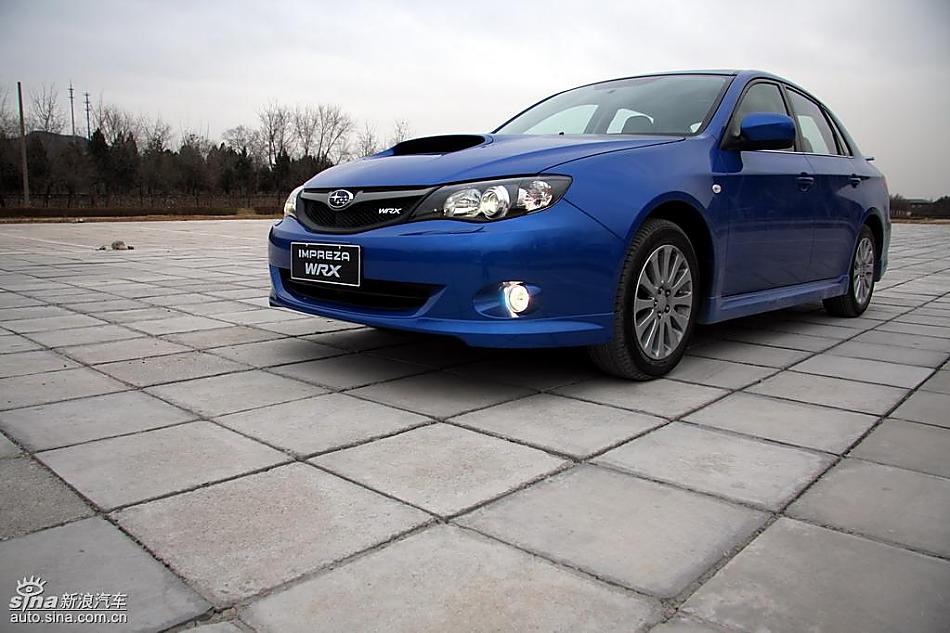 斯巴鲁三厢翼豹外观