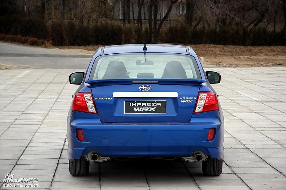 斯巴鲁三厢翼豹外观