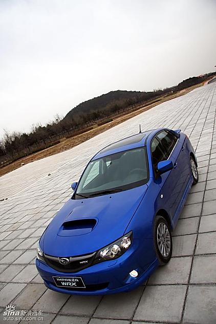 斯巴鲁三厢翼豹外观