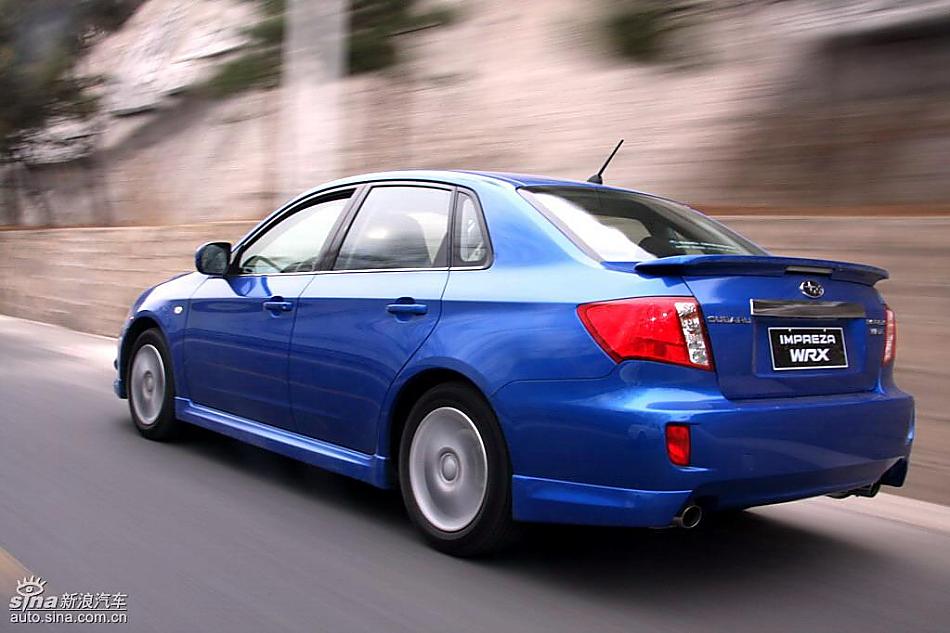 斯巴鲁三厢翼豹外观