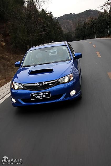 斯巴鲁三厢翼豹外观