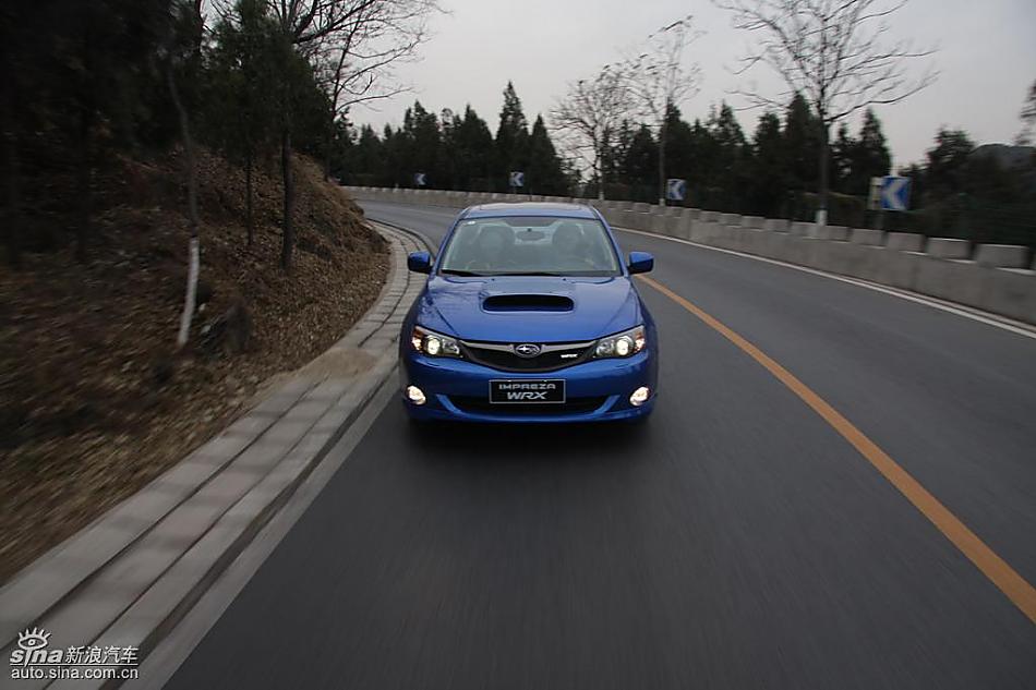 斯巴鲁三厢翼豹外观