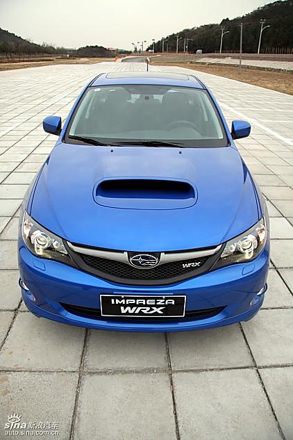 斯巴鲁三厢翼豹外观