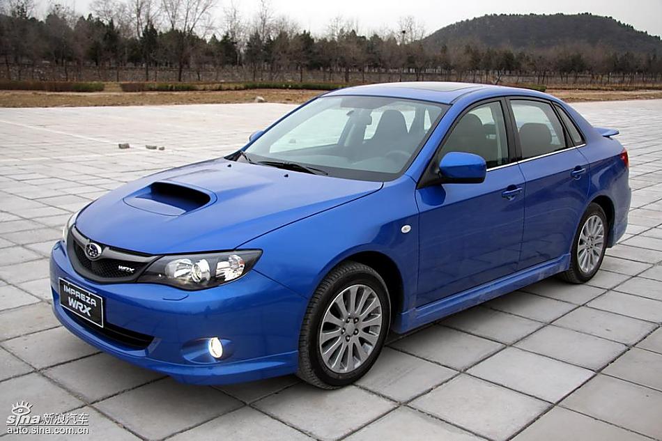 斯巴鲁三厢翼豹外观