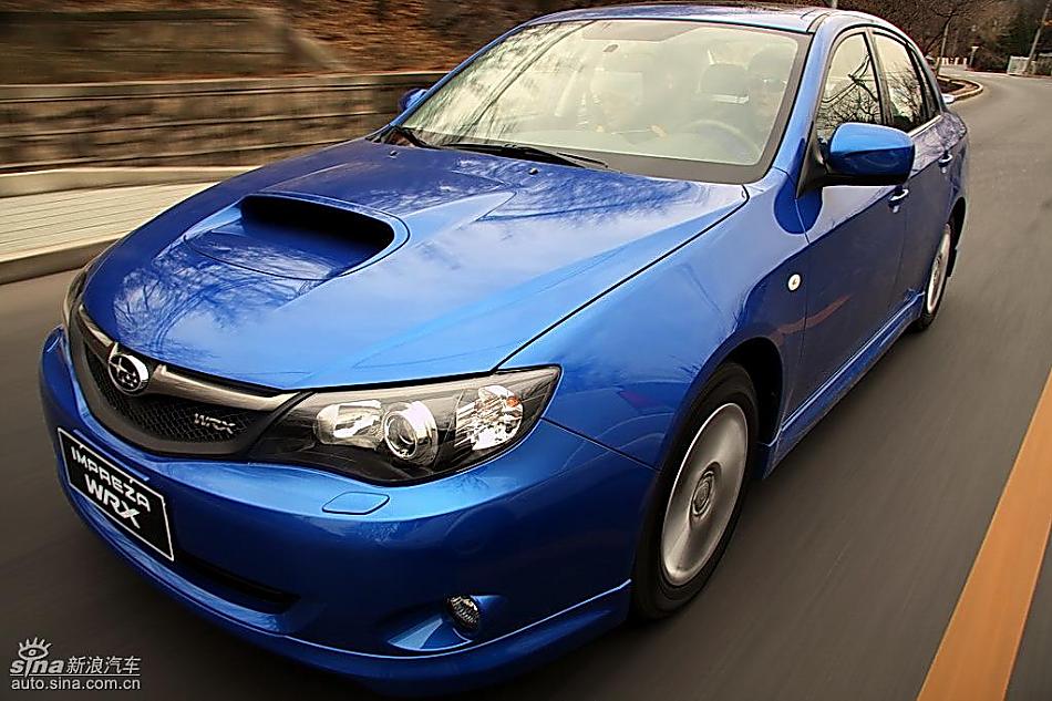 斯巴鲁三厢翼豹外观