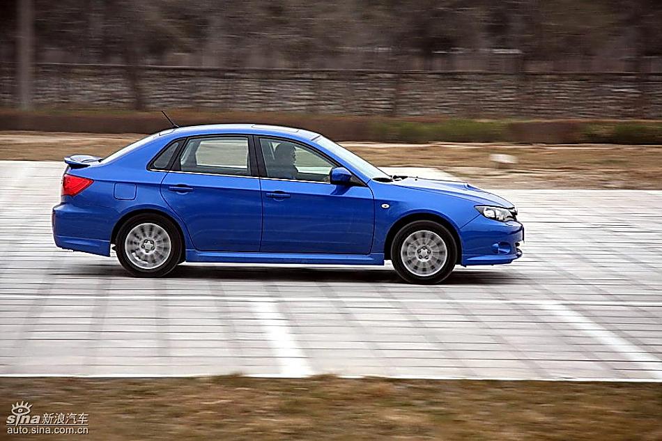 斯巴鲁三厢翼豹外观