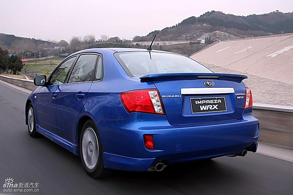 斯巴鲁三厢翼豹外观