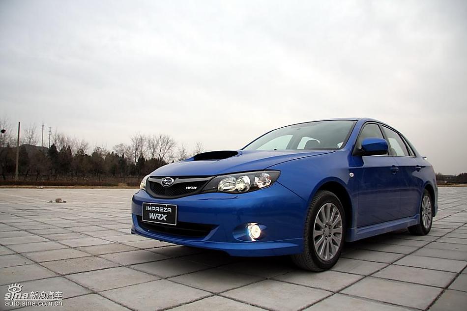 斯巴鲁三厢翼豹外观