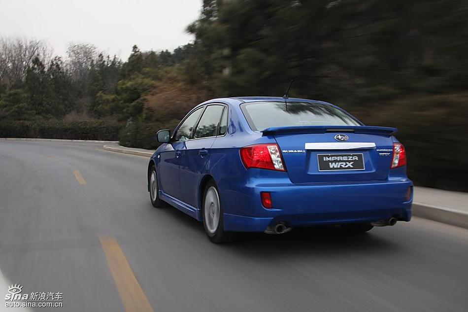 斯巴鲁三厢翼豹外观