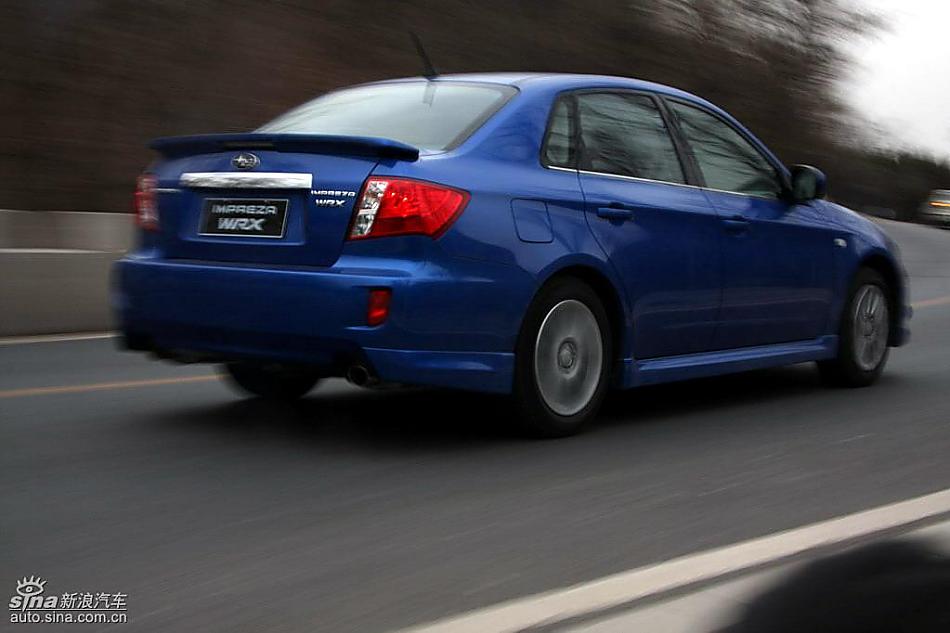 斯巴鲁三厢翼豹外观