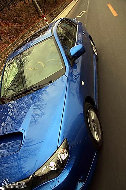 斯巴鲁三厢翼豹外观