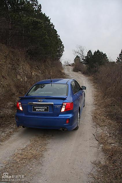 斯巴鲁三厢翼豹外观