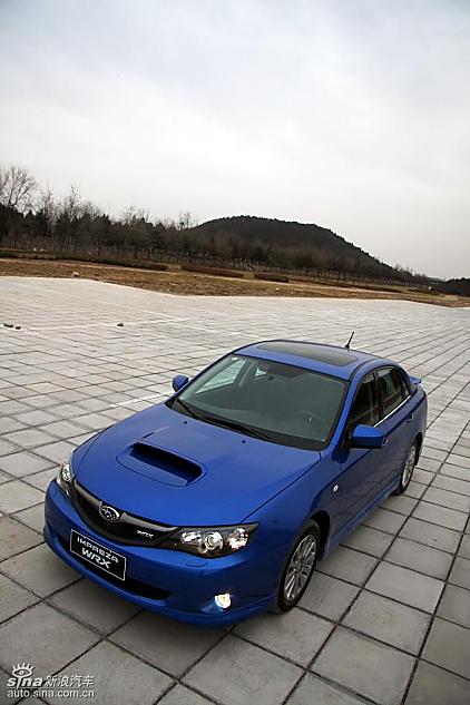 斯巴鲁三厢翼豹外观