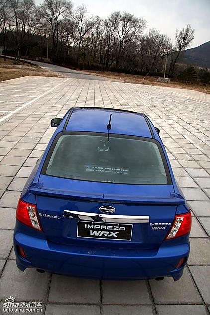斯巴鲁三厢翼豹外观