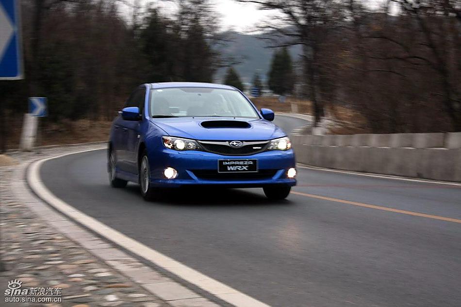 斯巴鲁三厢翼豹外观