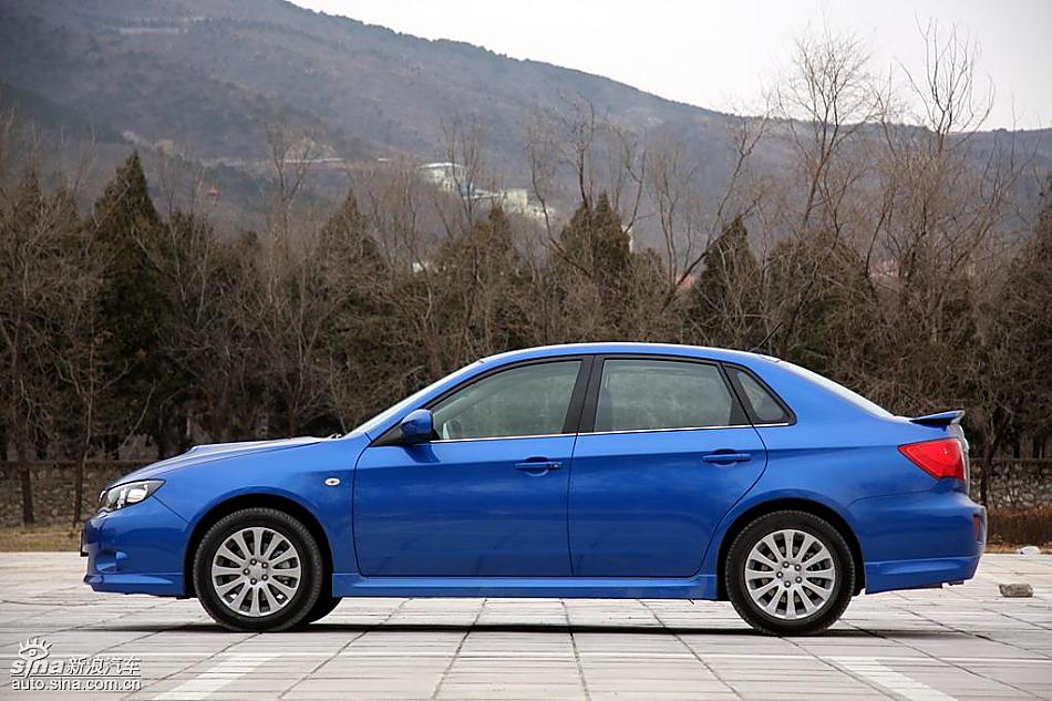 斯巴鲁三厢翼豹外观
