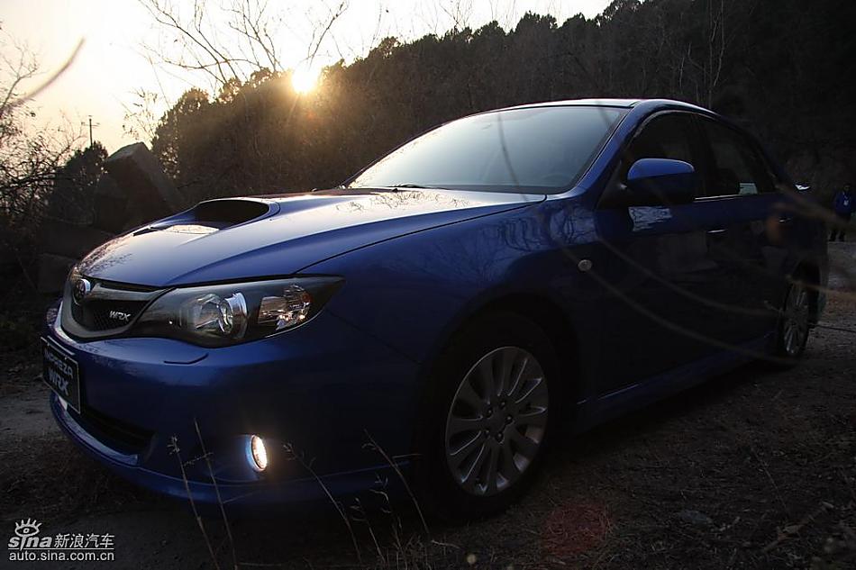 斯巴鲁三厢翼豹外观