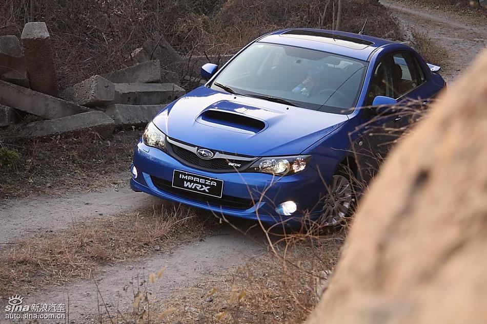 斯巴鲁三厢翼豹外观