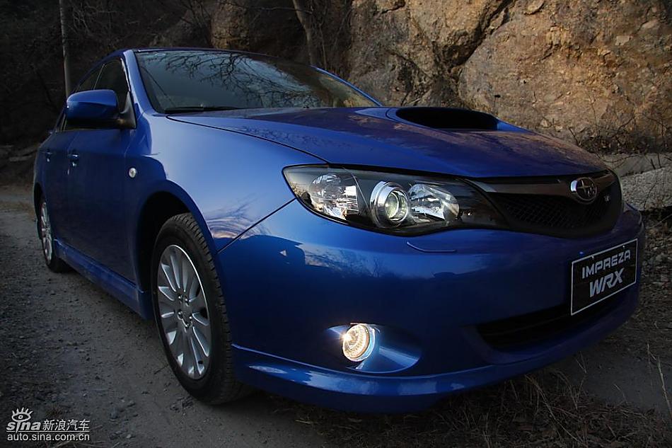 斯巴鲁三厢翼豹外观