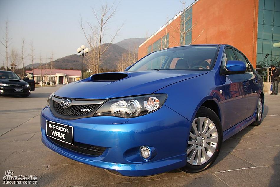 斯巴鲁三厢翼豹外观