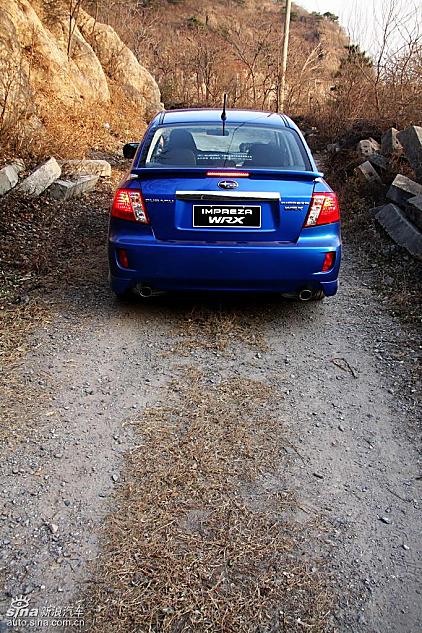 斯巴鲁三厢翼豹外观