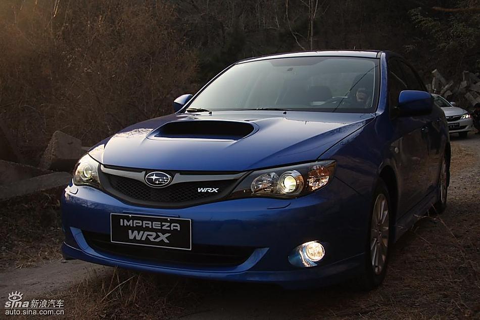 斯巴鲁三厢翼豹外观