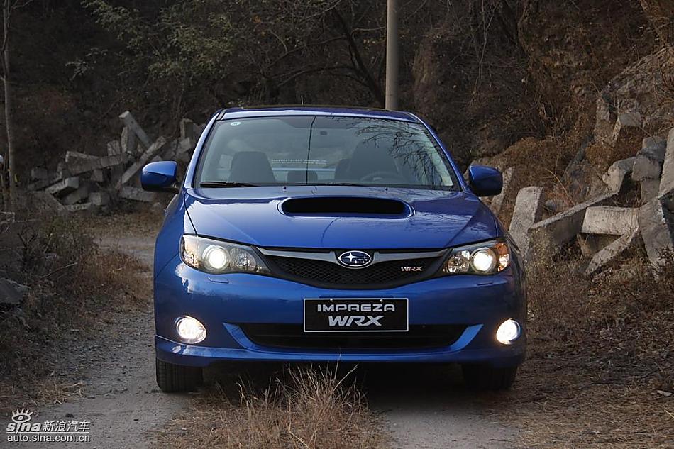 斯巴鲁三厢翼豹外观