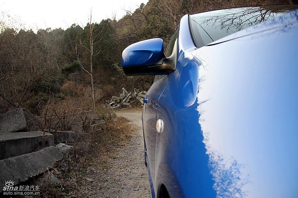 斯巴鲁三厢翼豹外观