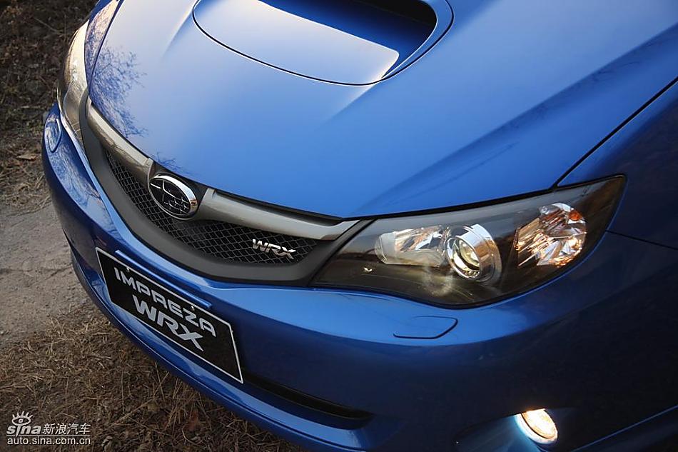 斯巴鲁三厢翼豹外观