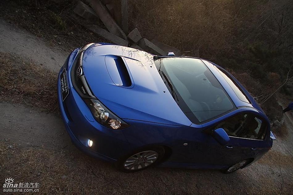 斯巴鲁三厢翼豹外观