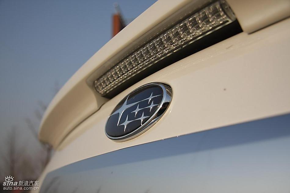 斯巴鲁三厢翼豹外观