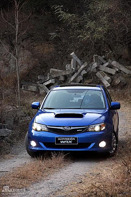 斯巴鲁三厢翼豹外观