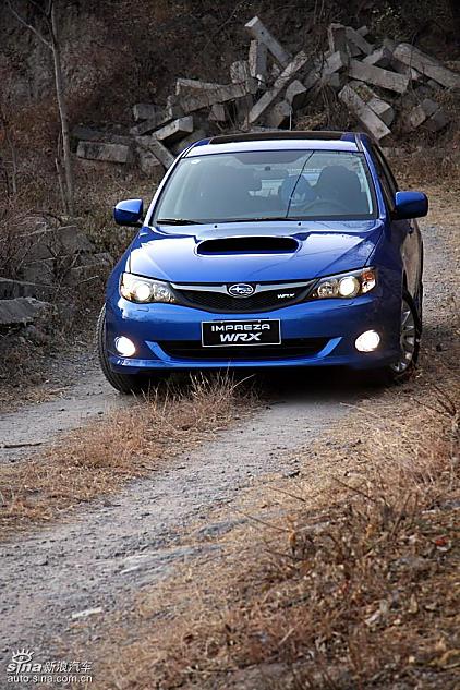 斯巴鲁三厢翼豹外观