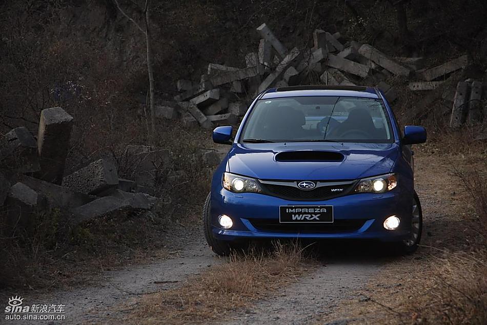 斯巴鲁三厢翼豹外观