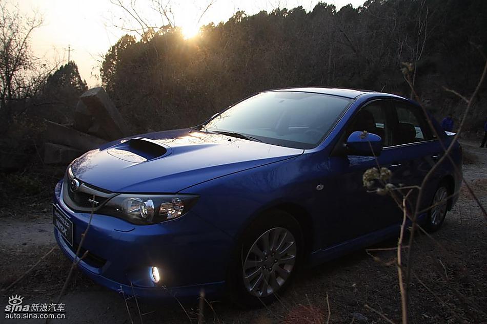 斯巴鲁三厢翼豹外观