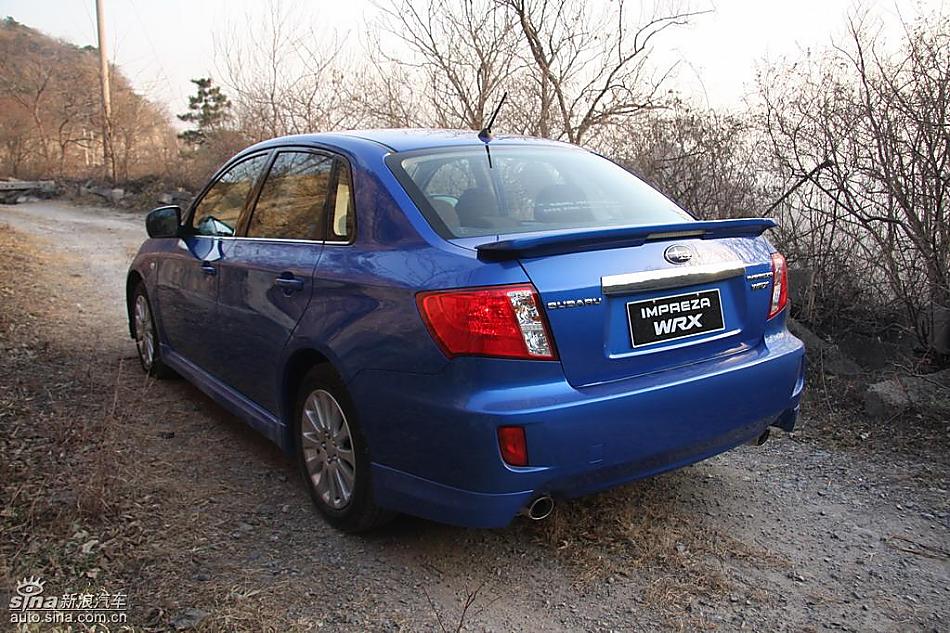 斯巴鲁三厢翼豹外观