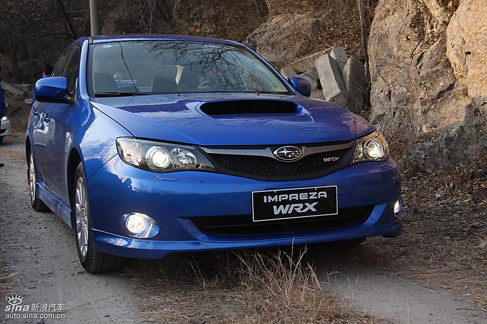 斯巴鲁三厢翼豹外观