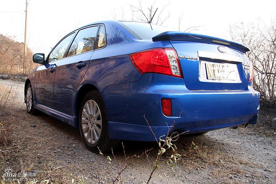 斯巴鲁三厢翼豹外观