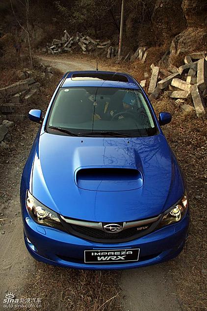斯巴鲁三厢翼豹外观