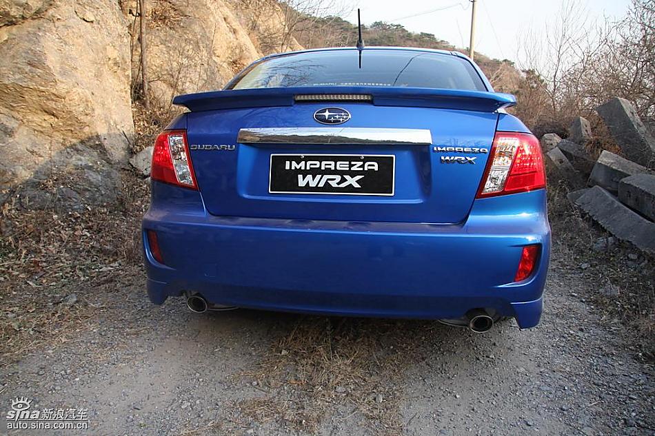 斯巴鲁三厢翼豹外观
