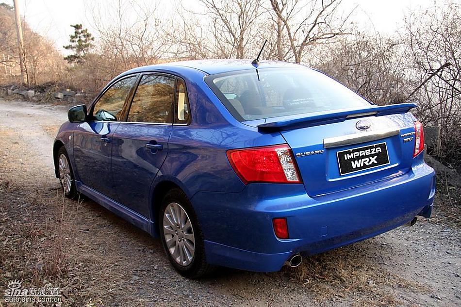 斯巴鲁三厢翼豹外观