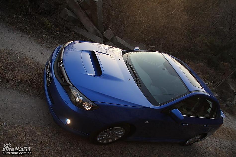 斯巴鲁三厢翼豹外观