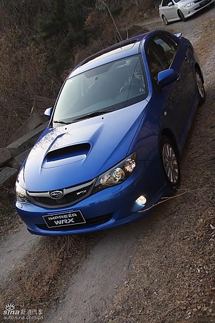 斯巴鲁三厢翼豹外观