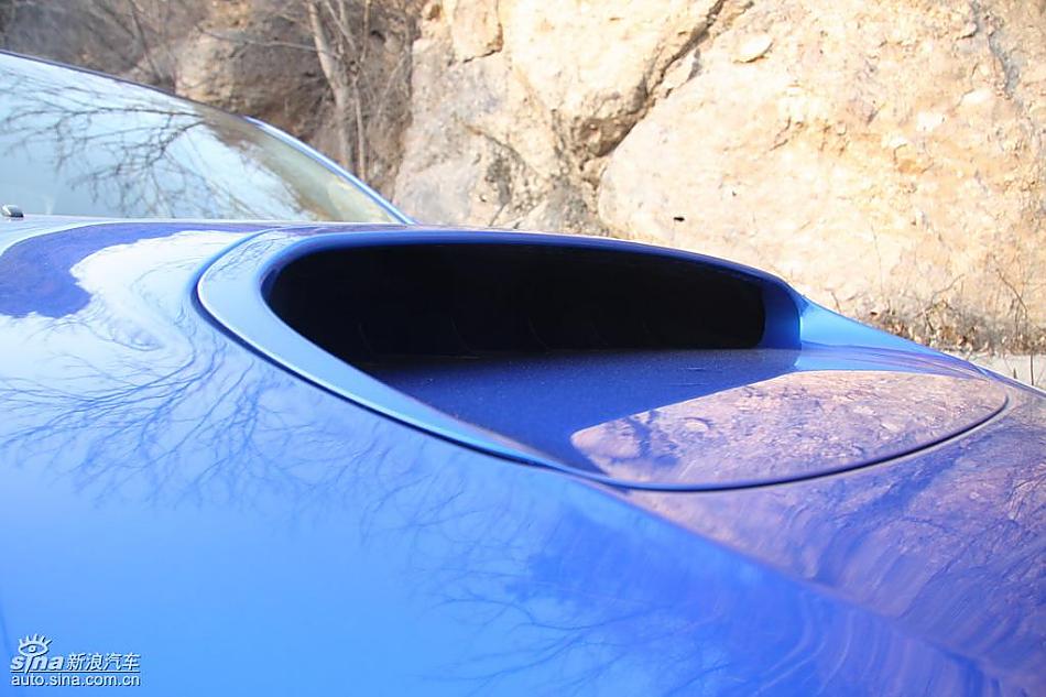 斯巴鲁三厢翼豹外观